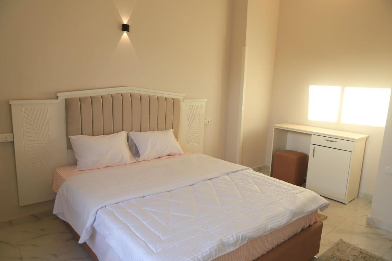 Royal Nile Villas - Pool View Apartment 2 룩소르 외부 사진