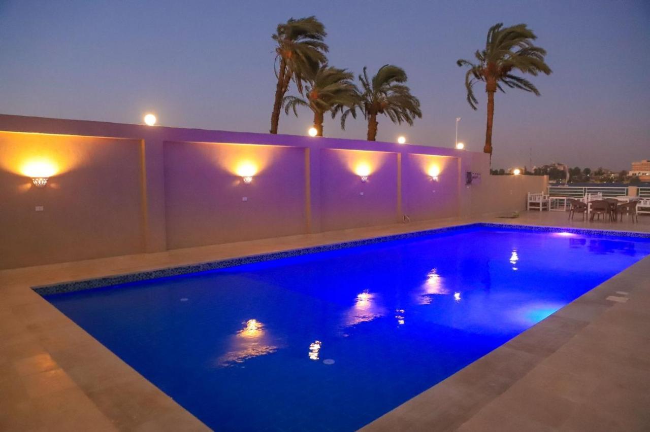 Royal Nile Villas - Pool View Apartment 2 룩소르 외부 사진